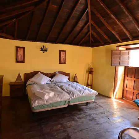 Casa Rural Atajo Guest house